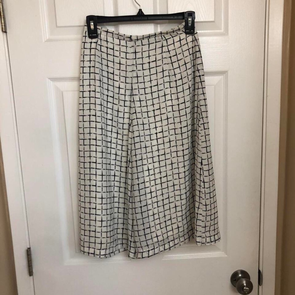 Capris - Picture 5 of 5
